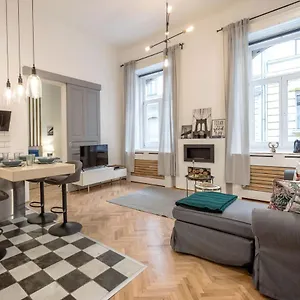 https://industrial-fantasy-apartment.inbudapesthotels.com