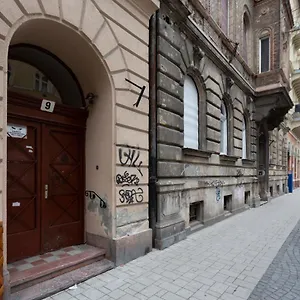 https://deluxe-cozy-home-in-the-heart-of-budapest.inbudapesthotels.com